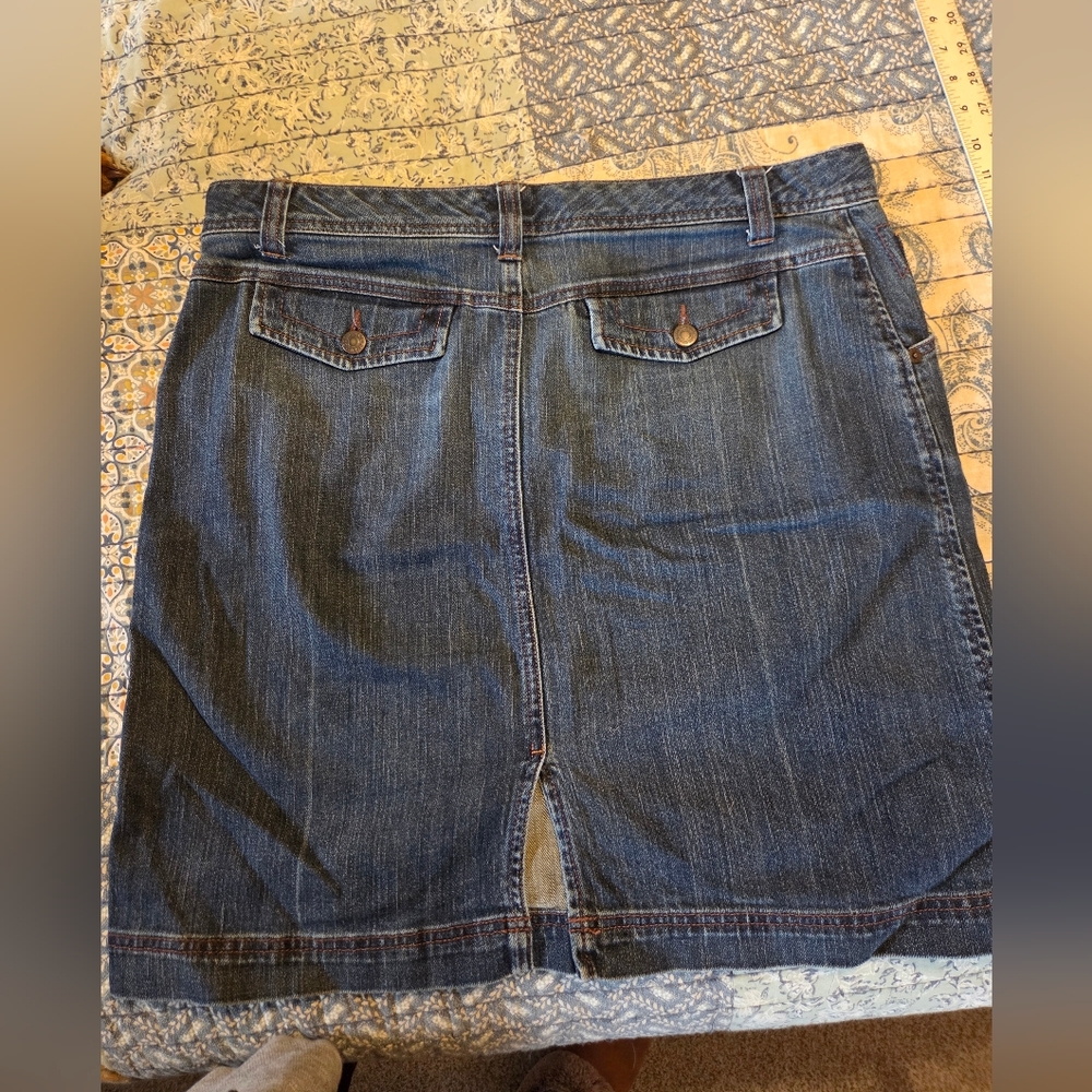 Eddie Bauer Dark Blue Denim Mini Skirt - Size 12 - Picture 2 of 6